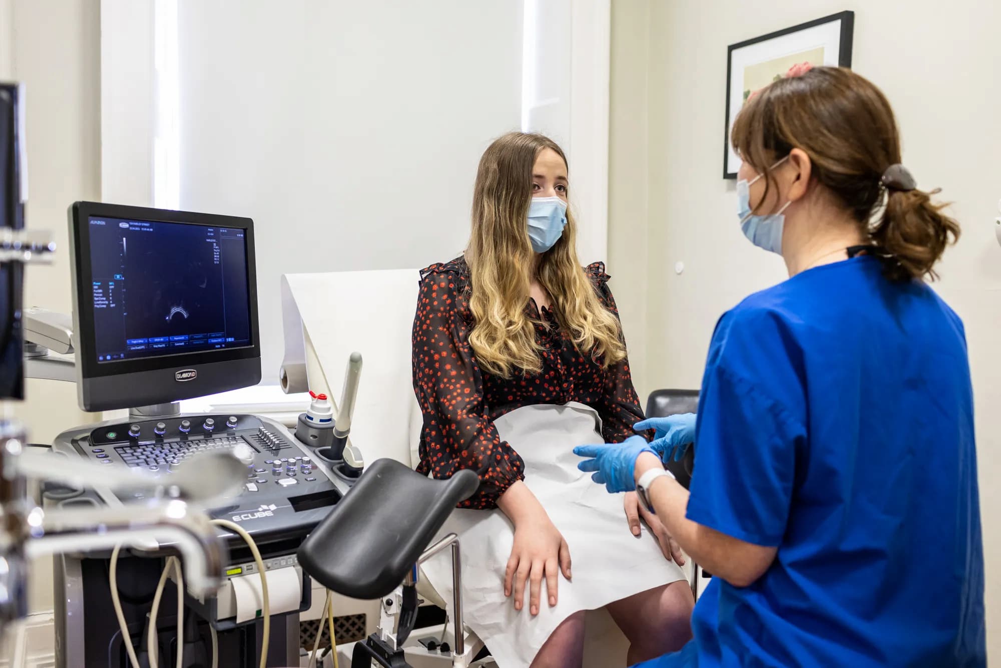 Dr Verstraete, consultant gynecologist, talking to a fertility patient